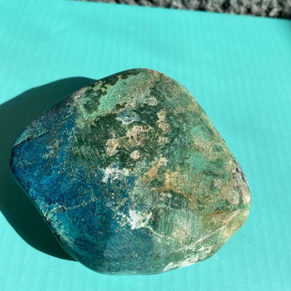 Vibrant Blue and Green Stone - Picture 4 of 5